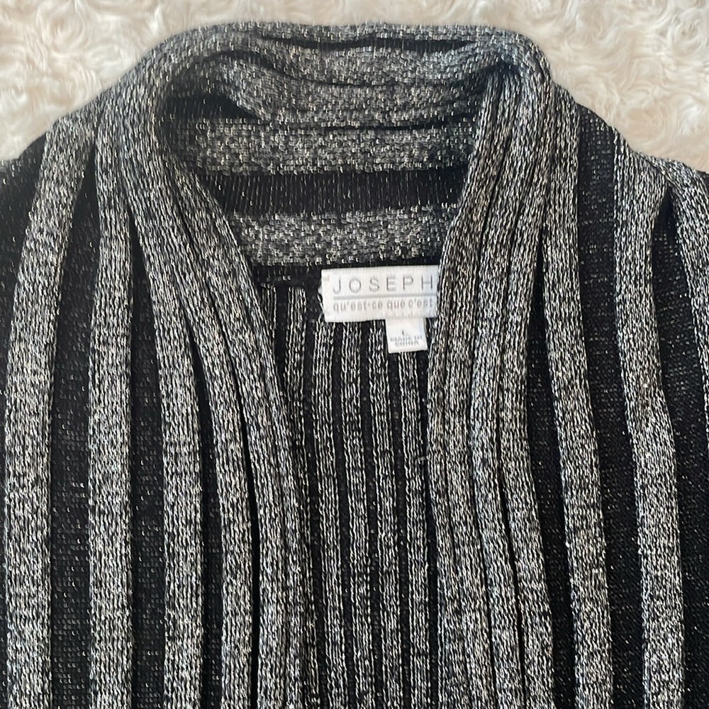 Size L. Black and grey shimmery sweater. Great to dress up or down. - Picture 3 of 5